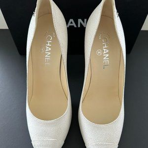 Chanel White Leather Pointed Pumps